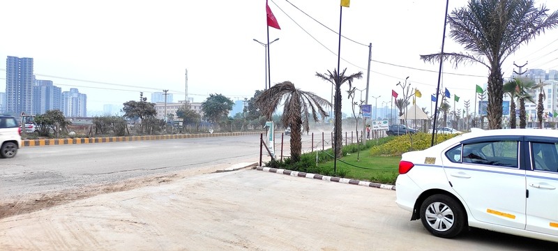 DeenDayal Plots / Sector 93